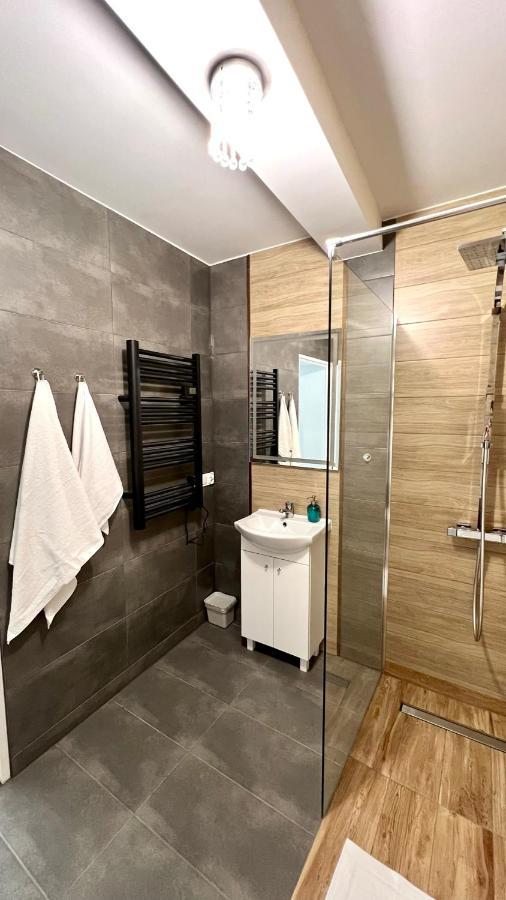 Aparthotel W Dolinie Stawow Zator By Housine Las Eksteriør billede