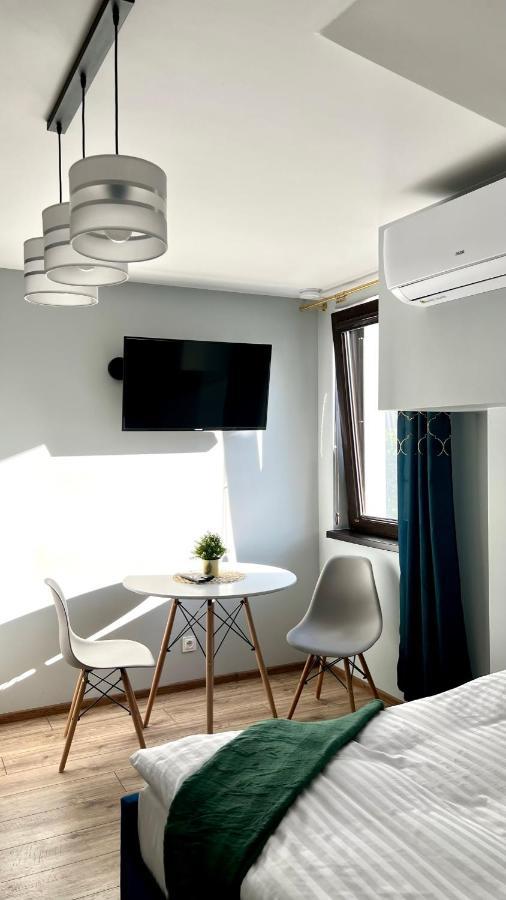 Aparthotel W Dolinie Stawow Zator By Housine Las Eksteriør billede